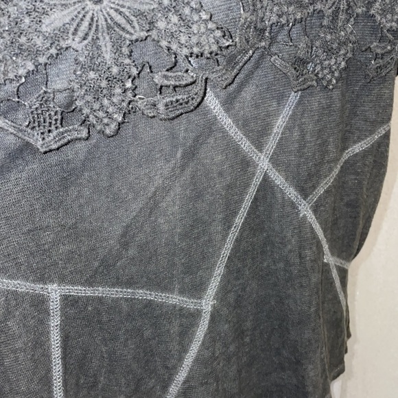 Black Swan High Low Crochet Tank - Picture 5 of 6